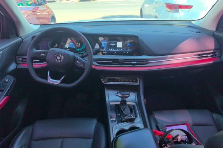 Used CHANGAN CS55PLUS 2021 Blue Whale Edition 1.5T DCT Prestige Model Center Console