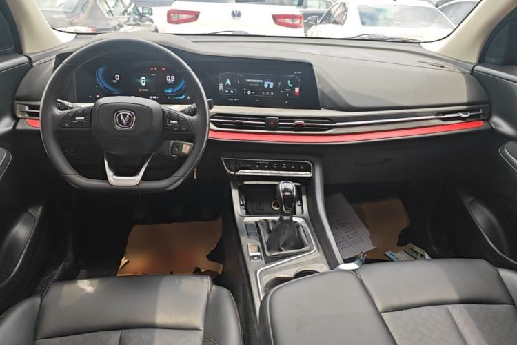 Used CHANGAN CS55PLUS 2021 Blue Whale Edition 1.5T Manual Luxury Model Center Console