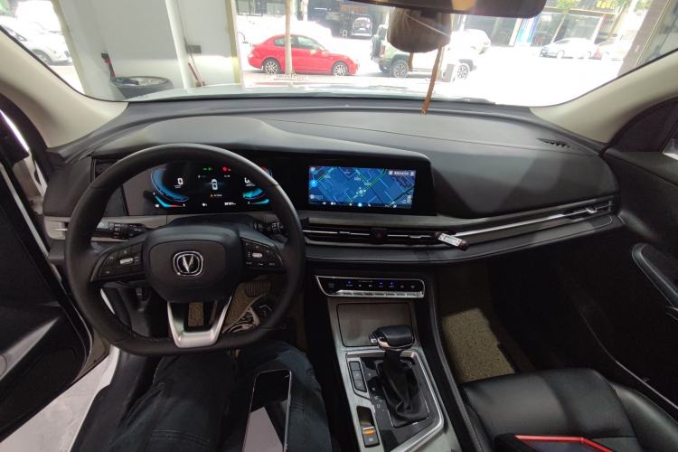 Used CHANGAN CS55PLUS 2021 Blue Whale Edition 1.5T DCT Prestige Model Center Console