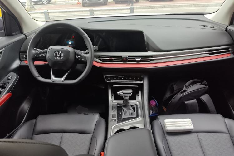 Used CHANGAN CS55PLUS 2021 Blue Whale Edition 1.5T DCT Prestige Model Center Console