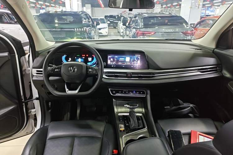 Used CHANGAN CS55PLUS 2021 Blue Whale Edition 1.5T DCT Prestige Model Center Console