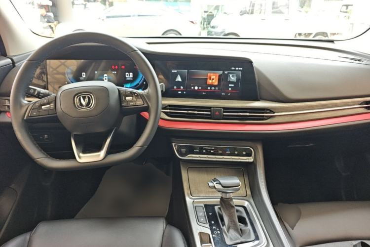 Used CHANGAN CS55PLUS 2021 Blue Whale Edition 1.5T DCT Prestige Model Center Console