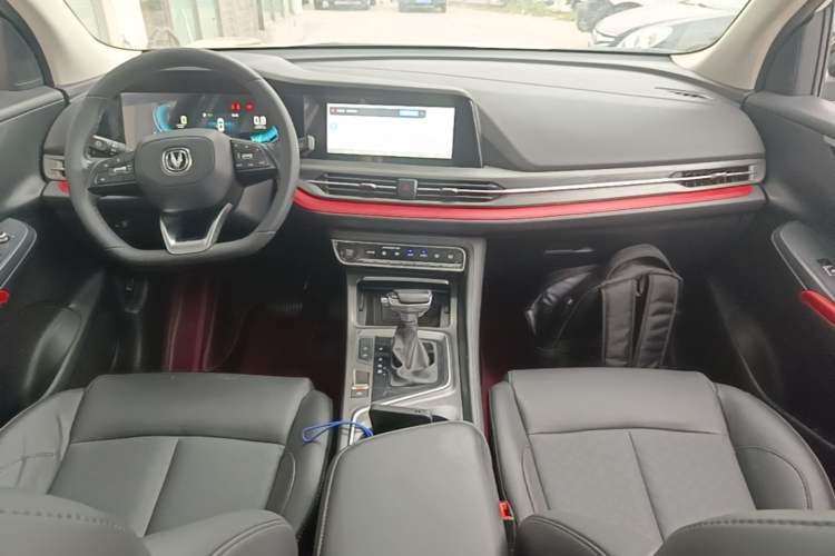Used CHANGAN CS55PLUS 2021 Blue Whale Edition 1.5T DCT Prestige Model Center Console