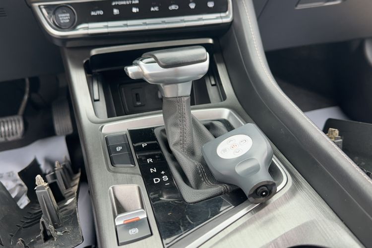 Used CHANGAN CS55PLUS 2021 Blue Whale Edition 1.5T DCT Luxury Model Gear Lever