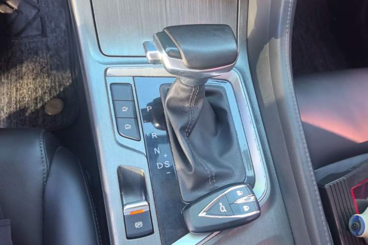 Used CHANGAN CS55PLUS 2021 Blue Whale Edition 1.5T DCT Prestige Model Gear Lever