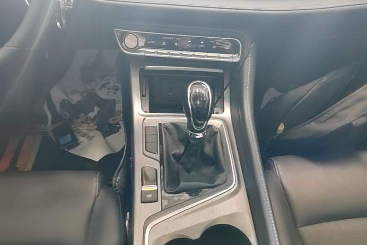 Used CHANGAN CS55PLUS 2021 Blue Whale Edition 1.5T Manual Luxury Model Gear Lever