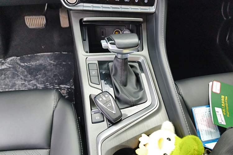 Used CHANGAN CS55PLUS 2021 Blue Whale Edition 1.5T DCT Luxury Model Gear Lever