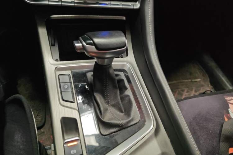 Used CHANGAN CS55PLUS 2021 Blue Whale Edition 1.5T DCT Luxury Model Gear Lever