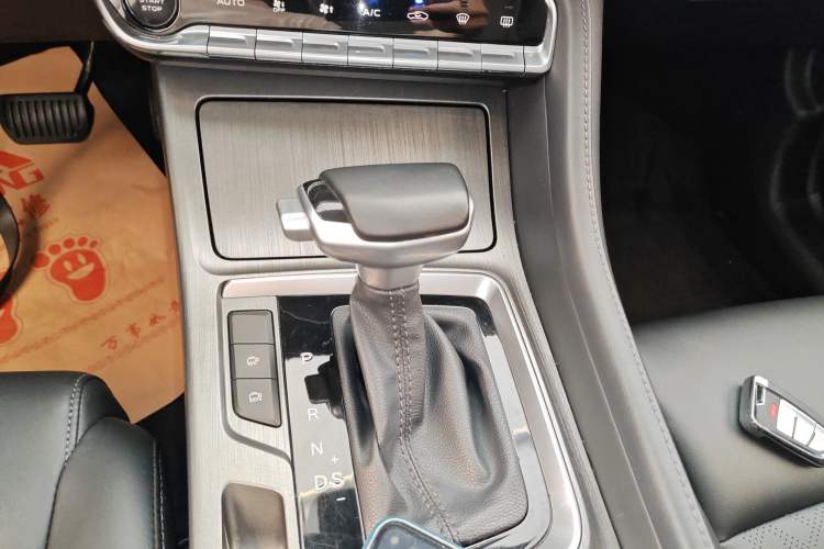 Used CHANGAN CS55PLUS 2021 Blue Whale Edition 1.5T DCT Prestige Model Gear Lever
