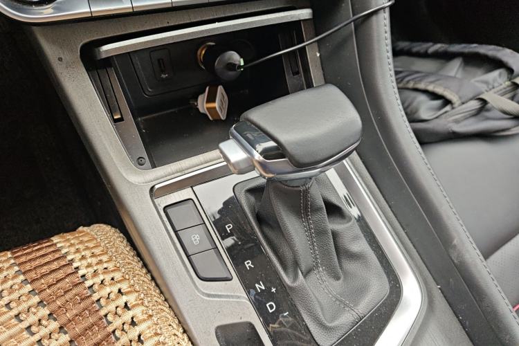 Used CHANGAN CS55PLUS 2021 Blue Whale Edition 1.5T DCT Luxury Model Gear Lever