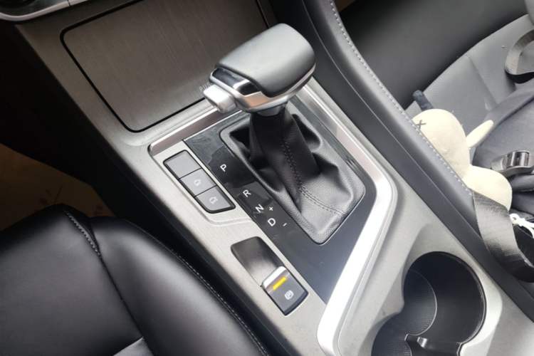 Used CHANGAN CS55PLUS 2021 Blue Whale Edition 1.5T DCT Prestige Model Gear Lever
