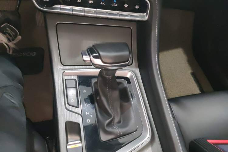 Used CHANGAN CS55PLUS 2021 Blue Whale Edition 1.5T DCT Prestige Model Gear Lever