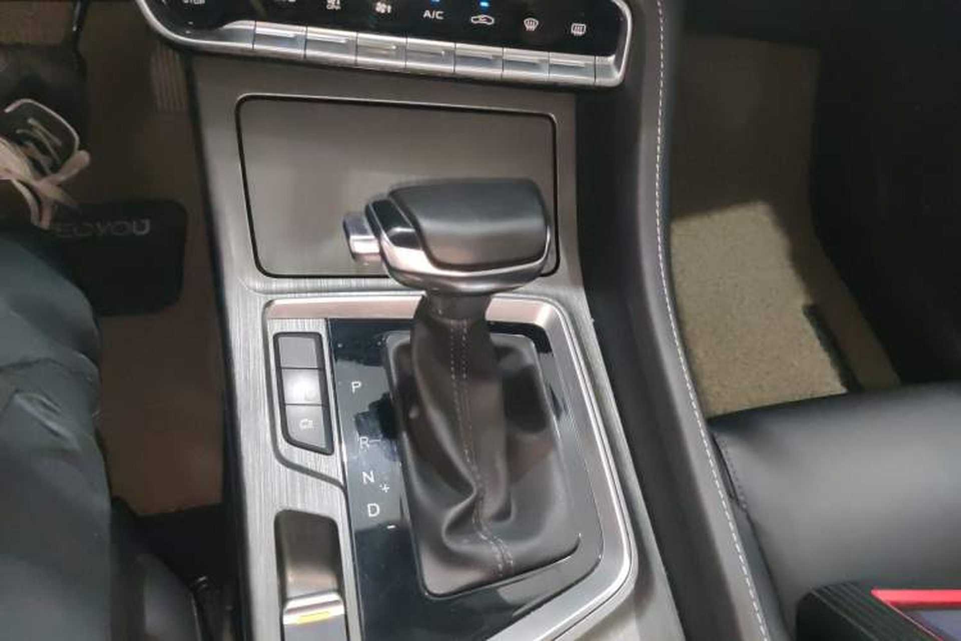 Used CHANGAN CS55PLUS 2021 Blue Whale Edition 1.5T DCT Prestige Model Gear Lever