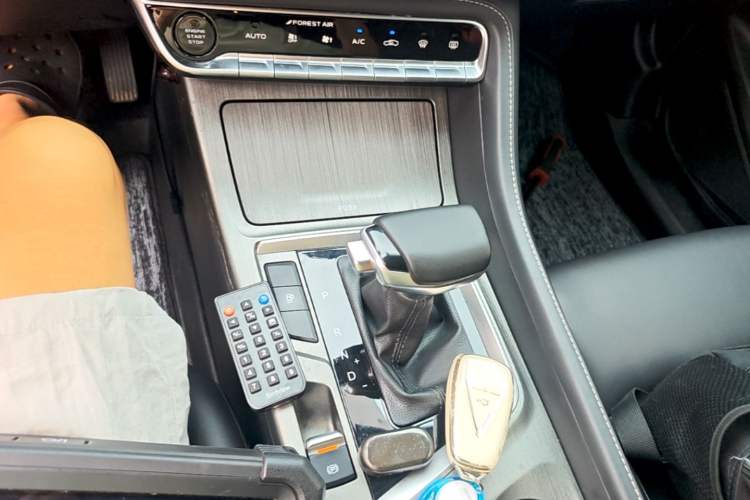 Used CHANGAN CS55PLUS 2021 Blue Whale Edition 1.5T DCT Luxury Model Gear Lever