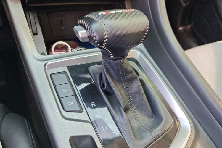 Used CHANGAN CS55PLUS 2021 Blue Whale Edition 1.5T DCT Prestige Model Gear Lever