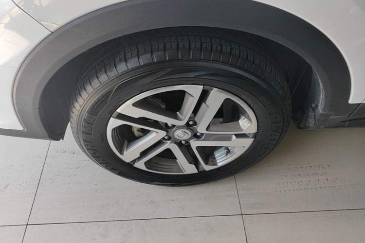 Used CHANGAN CS55PLUS 2021 Blue Whale Edition 1.5T Manual Luxury Model Left Front Wheel Hub