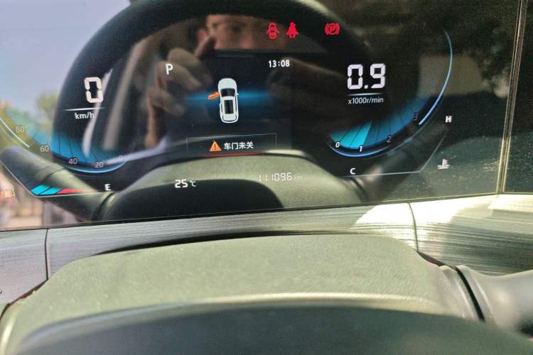 Used CHANGAN CS55PLUS 2021 Blue Whale Edition 1.5T DCT Prestige Model Odometer Close Up