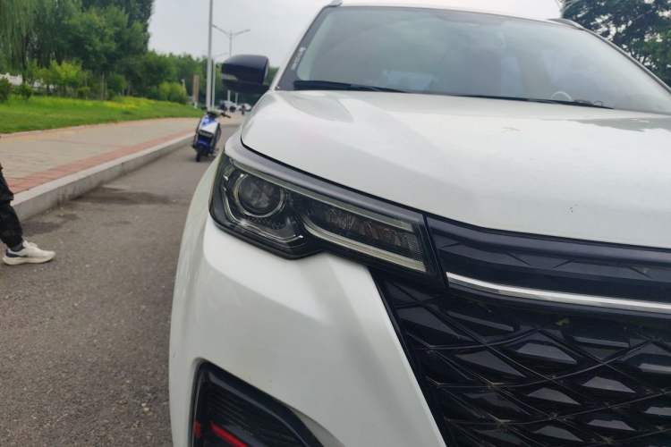 Used CHANGAN CS55PLUS 2021 Blue Whale Edition 1.5T Manual Luxury Model Right Front Headlight