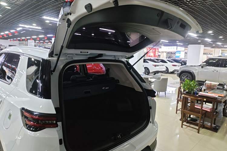 Used CHANGAN CS55PLUS 2021 Blue Whale Edition 1.5T DCT Prestige Model Trunk