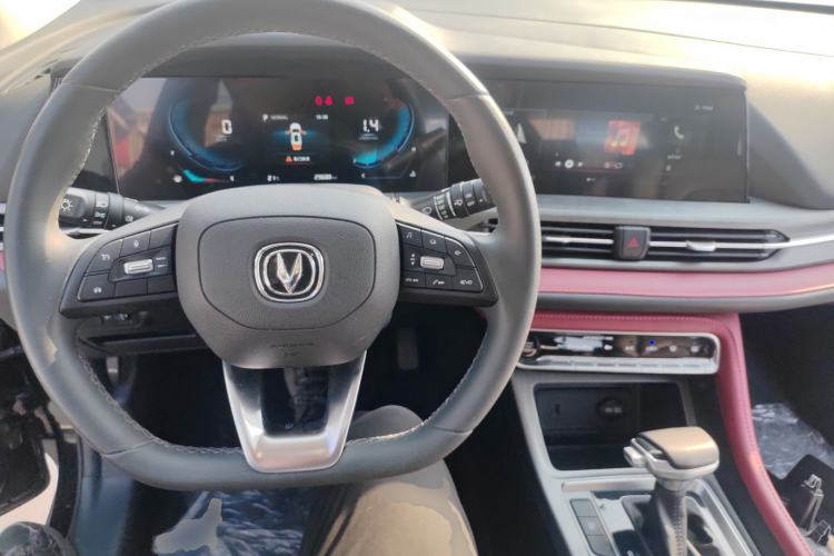 Used CHANGAN CS55PLUS 2022 Blue Whale Edition 1.5T DCT Luxury Model Center Console