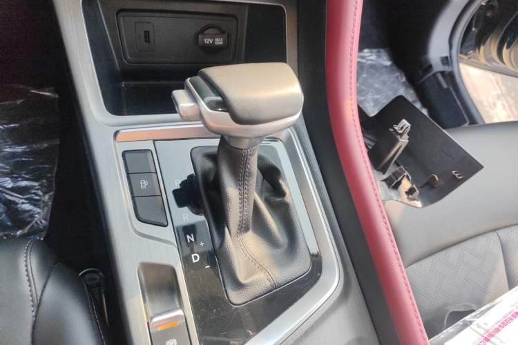 Used CHANGAN CS55PLUS 2022 Blue Whale Edition 1.5T DCT Luxury Model Gear Lever
