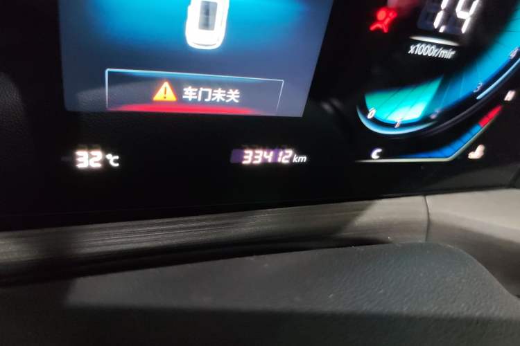 Used CHANGAN CS55PLUS 2022 Blue Whale Edition 1.5T DCT Luxury Model Odometer Close Up