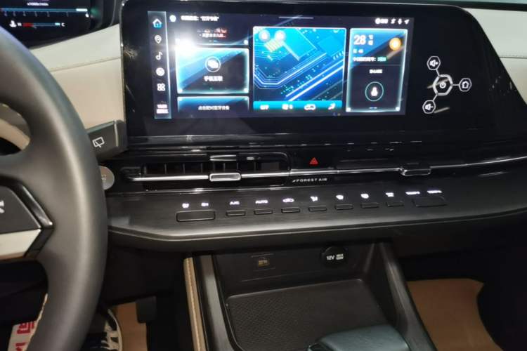 Used CHANGAN CS55PLUS 2022 2nd Generation 1.5T DCT Luxury Version Audio And AC Panel