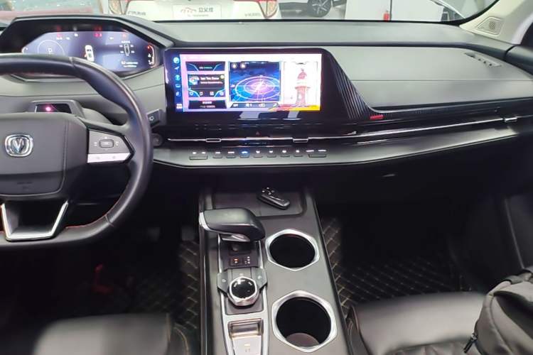 Used CHANGAN CS55PLUS 2022 2nd Generation 1.5T DCT Navigation Edition Audio And AC Panel