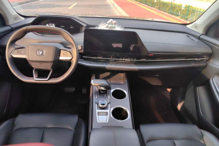Used CHANGAN CS55PLUS 2022 2nd Generation 1.5T DCT Prestige Version Center Console