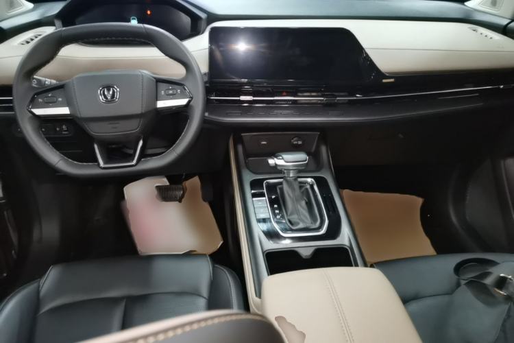 Used CHANGAN CS55PLUS 2022 2nd Generation 1.5T DCT Luxury Version Center Console