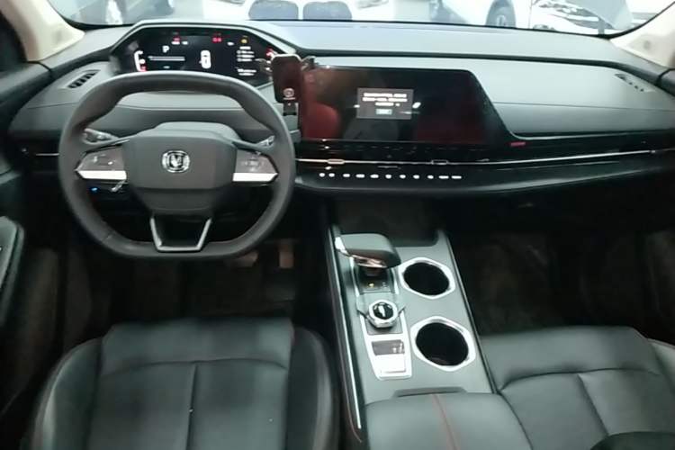 Used CHANGAN CS55PLUS 2022 2nd Generation 1.5T DCT Prestige Version Center Console