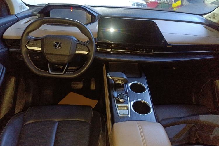 Used CHANGAN CS55PLUS 2022 2nd Generation 1.5T DCT Prestige Version Center Console