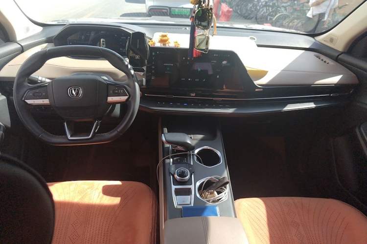 Used CHANGAN CS55PLUS 2022 2nd Generation 1.5T DCT Prestige Version Center Console