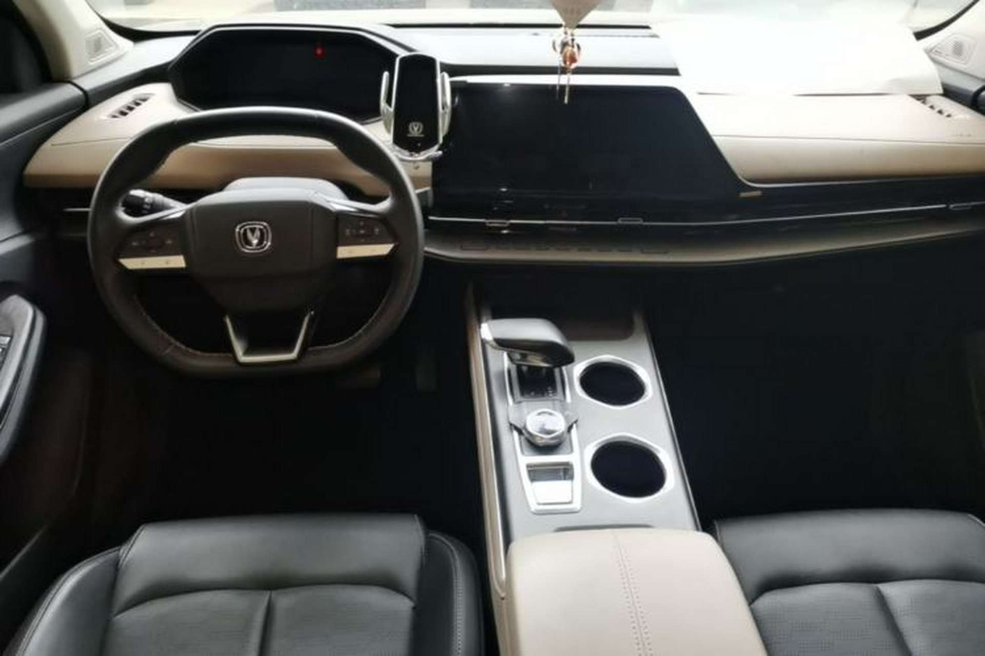 Used CHANGAN CS55PLUS 2022 2nd Generation 1.5T DCT Prestige Version Center Console