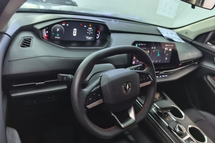 Used CHANGAN CS55PLUS 2022 2nd Generation 1.5T DCT Prestige Version Center Console