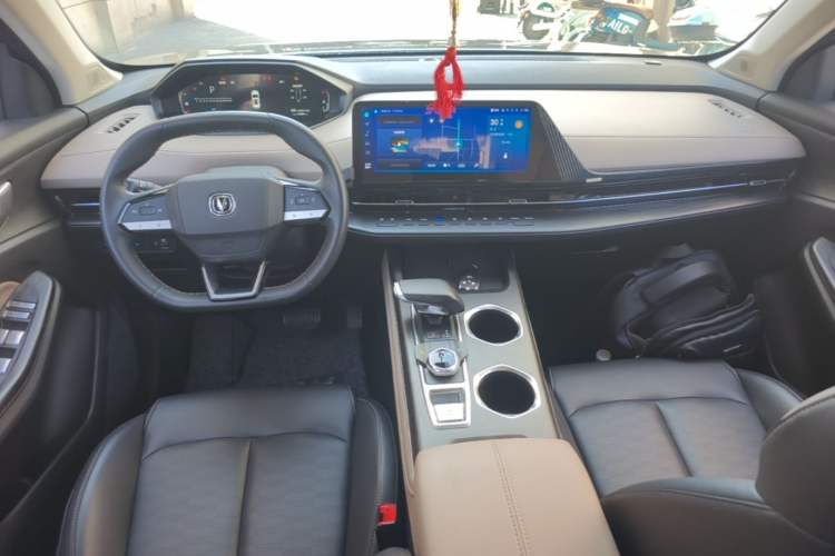 Used CHANGAN CS55PLUS 2022 2nd Generation 1.5T DCT Prestige Version Center Console
