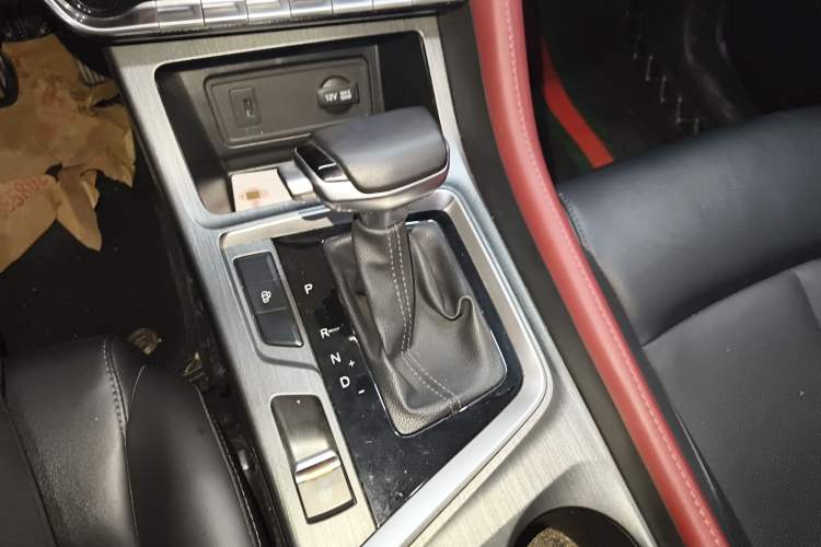 Used CHANGAN CS55PLUS 2022 Blue Whale Edition 1.5T DCT Luxury Model Gear Lever