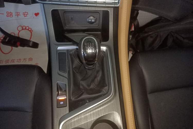 Used CHANGAN CS55PLUS 2022 Blue Whale Edition 1.5T Manual Luxury Model Gear Lever