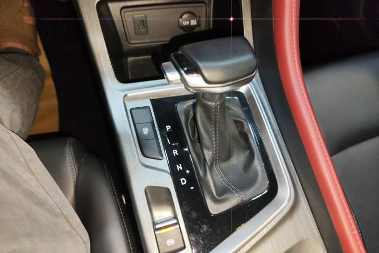 Used CHANGAN CS55PLUS 2022 Blue Whale Edition 1.5T DCT Luxury Model Gear Lever