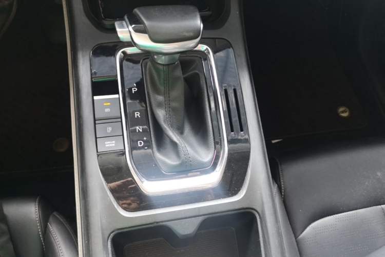 Used CHANGAN CS55PLUS 2022 2nd Generation 1.5T DCT Luxury Version Gear Lever