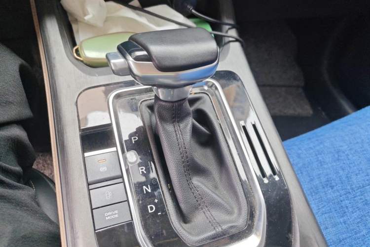 Used CHANGAN CS55PLUS 2022 2nd Generation 1.5T DCT Luxury Version Gear Lever