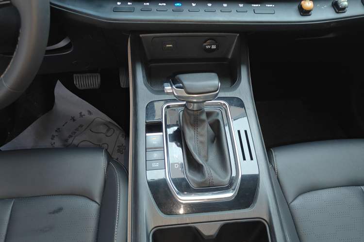 Used CHANGAN CS55PLUS 2022 2nd Generation 1.5T DCT Luxury Version Gear Lever