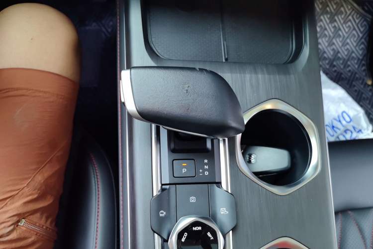 Used CHANGAN CS55PLUS 2022 2nd Generation 1.5T DCT Navigation Edition Gear Lever