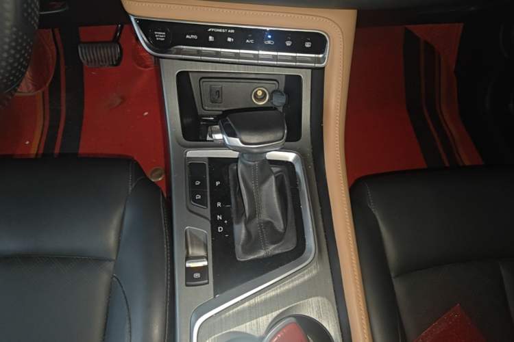 Used CHANGAN CS55PLUS 2022 Blue Whale Edition 1.5T DCT Prestige Model Gear Lever