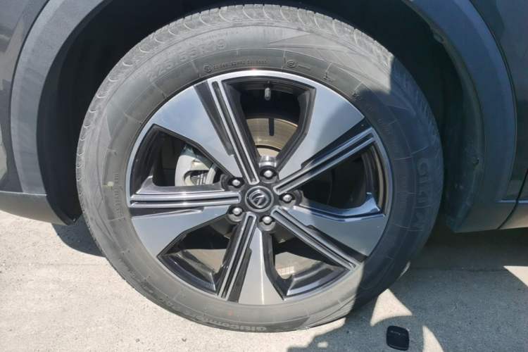 Used CHANGAN CS55PLUS 2022 2nd Generation 1.5T DCT Excellence Edition Left Front Wheel Hub