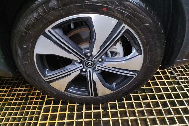 Used CHANGAN CS55PLUS 2022 2nd Generation 1.5T DCT Luxury Version Right Front Wheel Hub