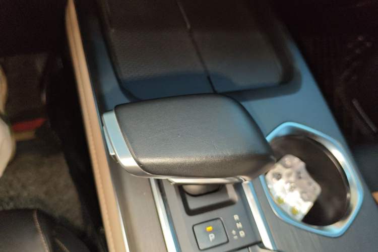 Used CHANGAN CS55PLUS 2022 2nd Generation 1.5T DCT Prestige Version Gear Lever