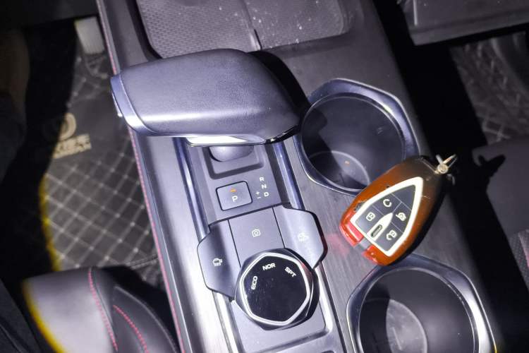 Used CHANGAN CS55PLUS 2022 2nd Generation 1.5T DCT Navigation Edition Gear Lever