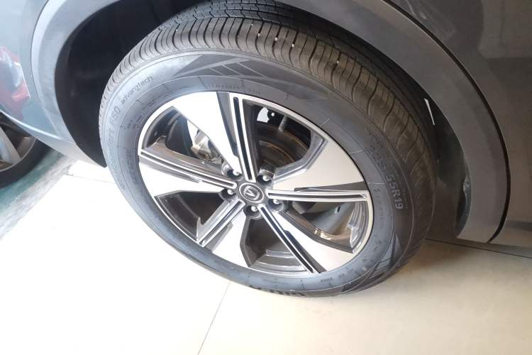 Used CHANGAN CS55PLUS 2022 2nd Generation 1.5T DCT Luxury Version Right Rear Wheel Hub