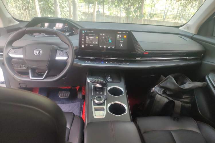 Used CHANGAN CS55PLUS 2022 2nd Generation 1.5T DCT Prestige Version Center Console